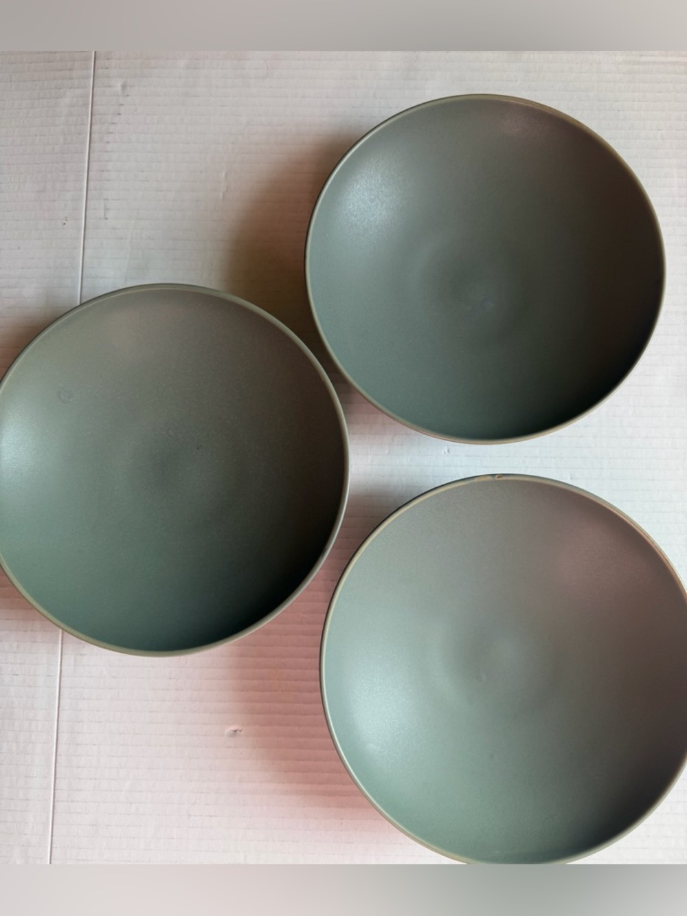 Linden Crate & Barrel Dinnerware Serving bowl green sage ceramic Set of 3